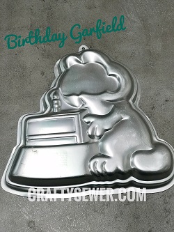 Garfiel Birthday Cake Tin