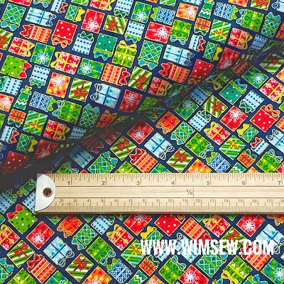 100% Cotton Print CD212382B - Small Presents - 1m or 0.5m